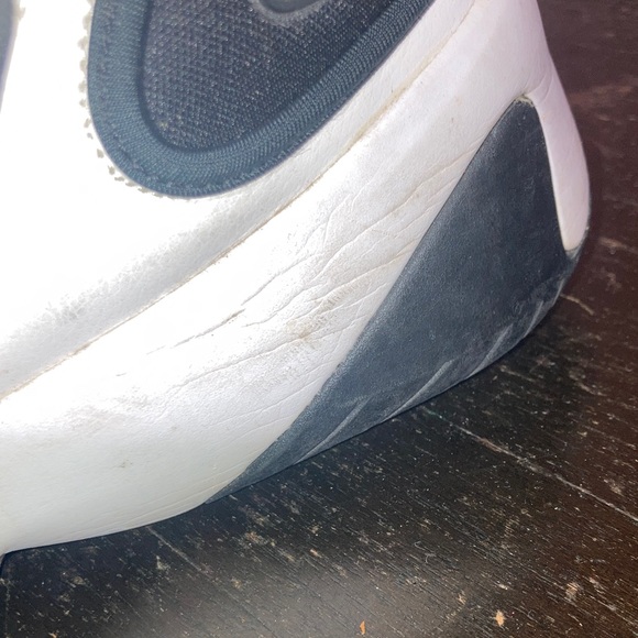 Nike Zoom Men's Black and White Sneakers - Picture 10 of 13